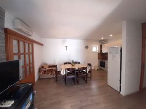 24018988-Ferienwohnung-8-Brela-300x225-4