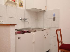 19127060-Ferienwohnung-2-Brela-300x225-2