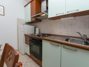 19128138-Ferienwohnung-5-Brela-300x225-4