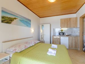 24058162-Ferienwohnung-2-Brela-300x225-5