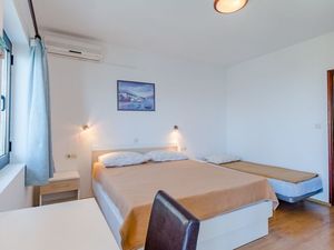 24058237-Ferienwohnung-3-Brela-300x225-2