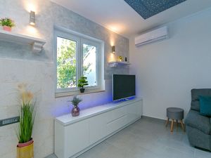 24058760-Ferienwohnung-4-Brela-300x225-3