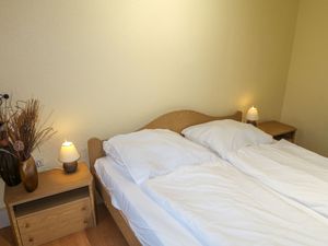 23860742-Ferienwohnung-4-Bremerhaven-300x225-1