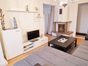 23923476-Ferienwohnung-5-Bremerhaven-300x225-1