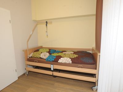 Schlafzimmer Behindertenbett