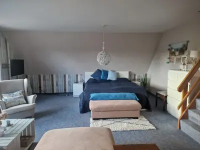 Bett im Wohn- Schlafbereich
