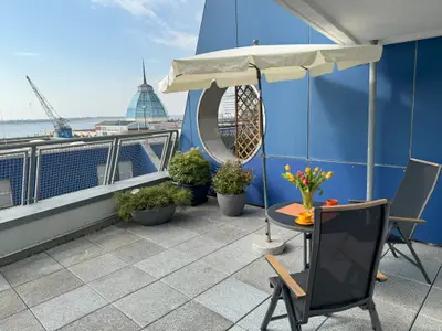 Terrasse Blickrichtung Havenwelten