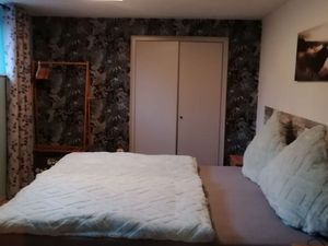 23967485-Ferienwohnung-2-Bremm-300x225-4