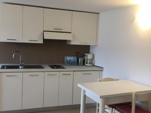 22767299-Ferienwohnung-2-Brenzone-300x225-4