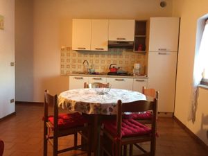 18388837-Ferienwohnung-4-Brenzone-300x225-5