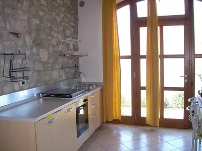 Küche komplett mit Kühlschrank, Backofen, Toaster und Moka