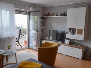 21988851-Ferienwohnung-4-Brey-300x225-3