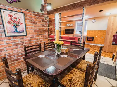 DiningRoom