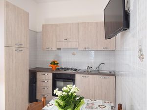 23747532-Ferienwohnung-5-Briatico-300x225-2