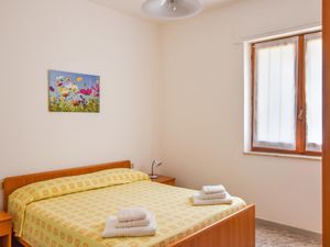 23747532-Ferienwohnung-5-Briatico-300x225-3