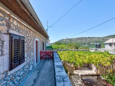 Ferienwohnung für 4 Personen (60 m²) in Bribir 2/10