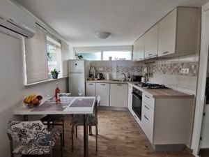 23945524-Ferienwohnung-3-Bribir-300x225-1