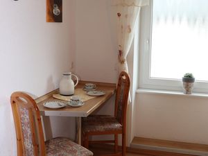 24014860-Ferienwohnung-2-Briedern-300x225-5