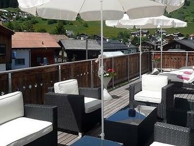 Familienhotel Alpina Brigels, Sonnenterrasse