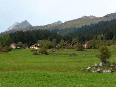 Ferienwohnung Casa Muladiras Sutter - Ansicht Sommer