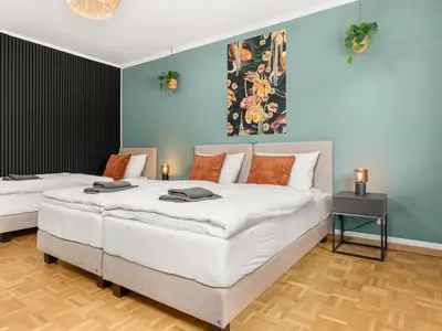 Schlafzimmer 2, Betten getrennt oder verbindbar, 55 Zoll TV
