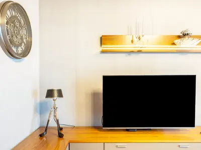 Photo, INSIDE, OUTSIDE