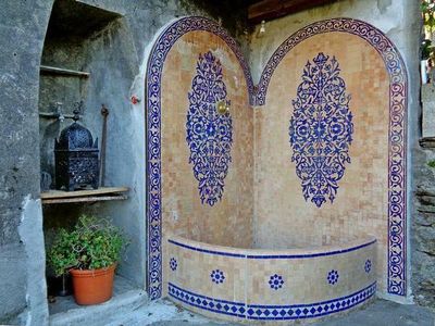 Marokkanischer Brunnen als Dusche
