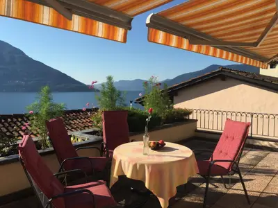 Seeaussicht von der Terrasse Richtung Italien