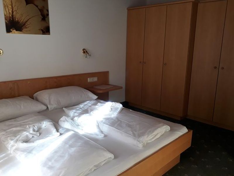 21667255-Ferienwohnung-4-Brixen Im Thale-800x600-2