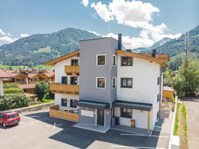Außenseite Ferienhaus [Sommer]