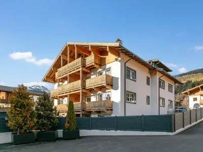Außenseite Ferienhaus [Sommer]