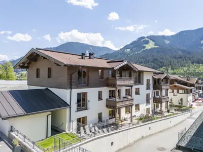 Außenseite Ferienhaus [Sommer]