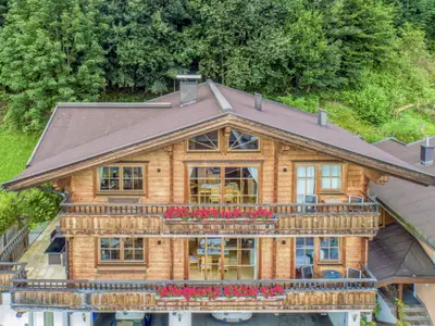 Außenseite Ferienhaus [Sommer]