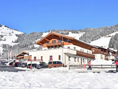 Außenseite Ferienhaus [Winter]