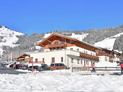 Außenseite Ferienhaus [Winter]