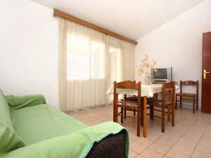 18559799-Ferienwohnung-2-Brna-300x225-1