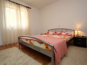 23844508-Ferienwohnung-8-Brna-300x225-5