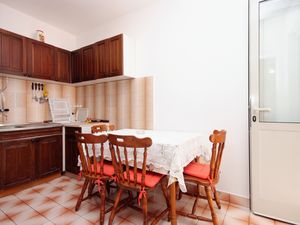 18693092-Ferienwohnung-8-Brna-300x225-5