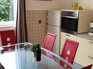 23917119-Ferienwohnung-6-Brna-300x225-5