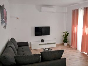 23930870-Ferienwohnung-6-Brna-300x225-1