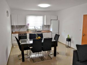 23930870-Ferienwohnung-6-Brna-300x225-4