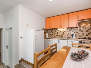 23738820-Ferienwohnung-4-Brseč-300x225-2