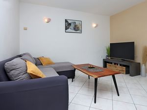 23929913-Ferienwohnung-3-Brseč-300x225-1