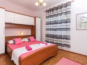 24058090-Ferienwohnung-6-Brsečine-300x225-3