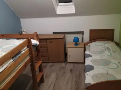 Schlafzimmer - Hoch- und Einzellbett