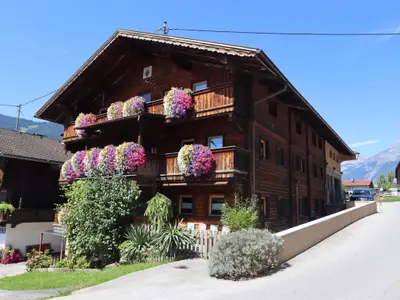Außenseite Ferienhaus [Sommer]