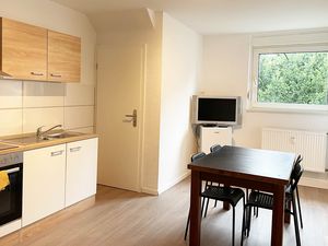 23646487-Ferienwohnung-4-Brühl-300x225-2