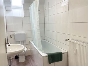 23646488-Ferienwohnung-5-Brühl-300x225-4