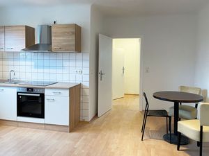 23646487-Ferienwohnung-4-Brühl-300x225-3