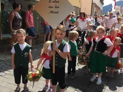 Ort allgemein. Bruttiger Winzerfest im August